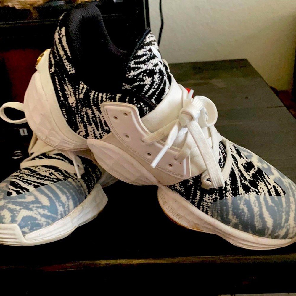 Harden Vol. 4 ‘Cookies and Cream’ Adidas Size 6 me. Used
